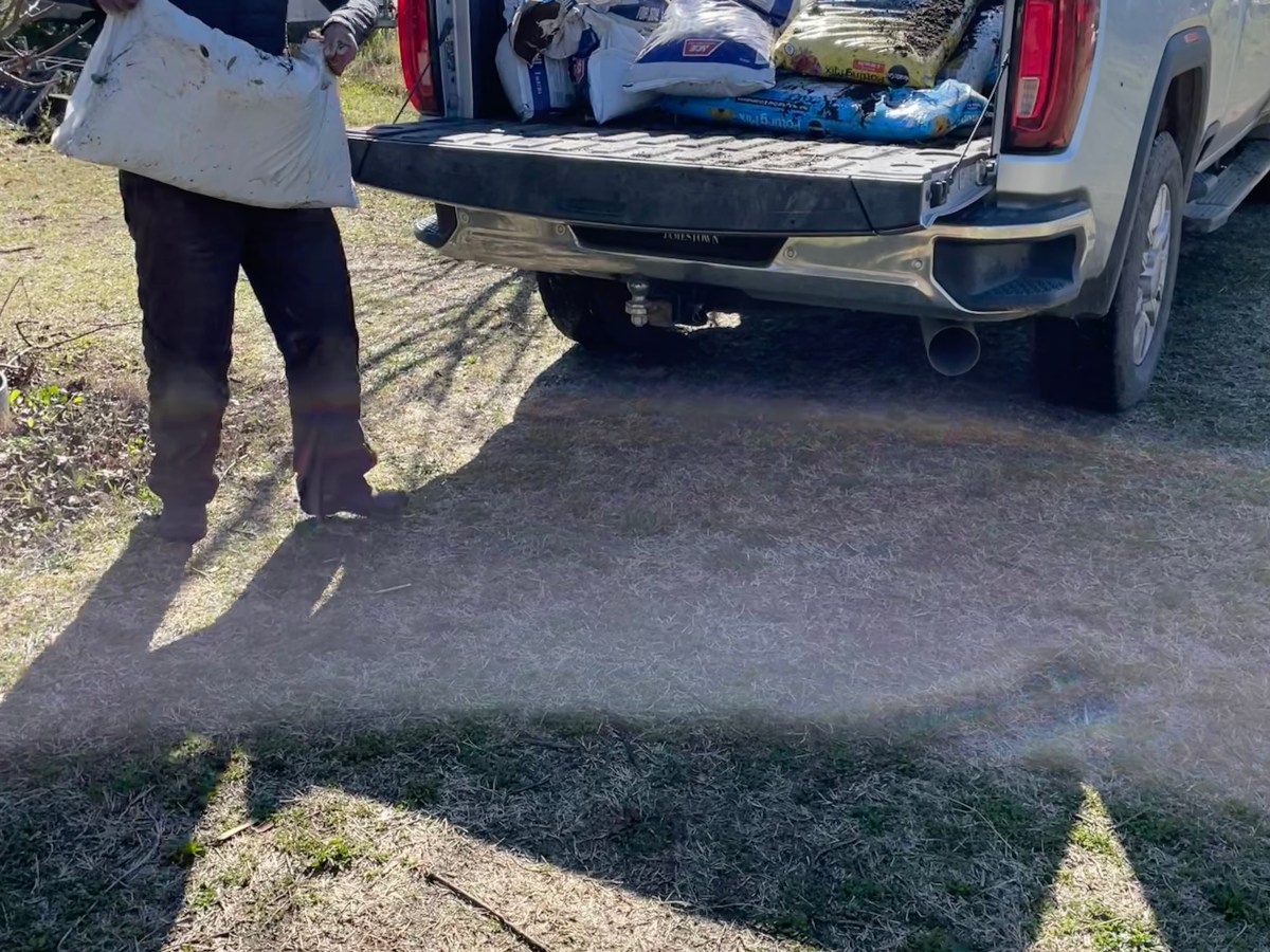 Amanda and Dede Platz loading soils for Farmington Elementary Afternoon Gardening&nbsp;Kids